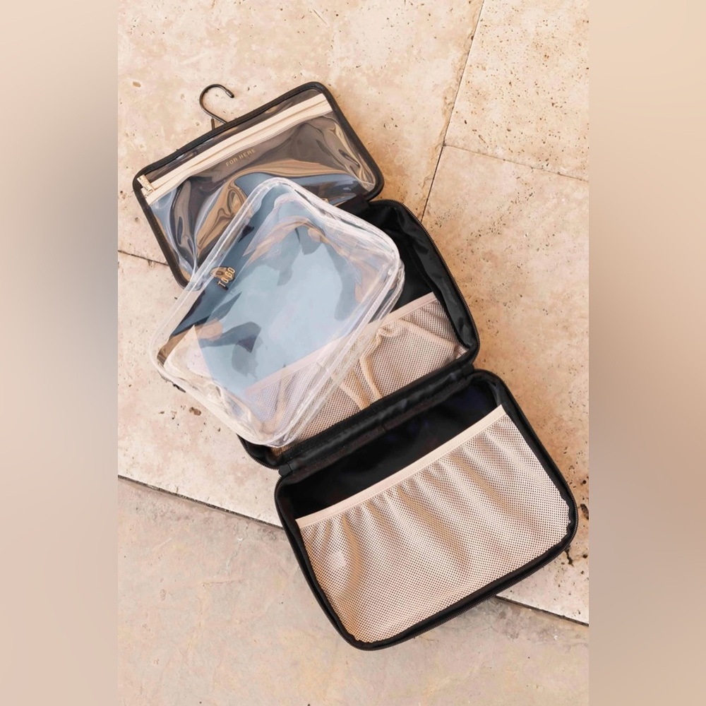 BEIS The Hanging Cosmetic Case - Black
